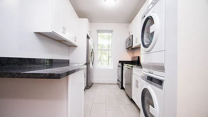 Rented by Nooklyn NYC LLC | media 18