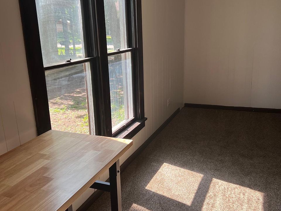 115 E 9th St, Concordia, KS 66901 Zillow