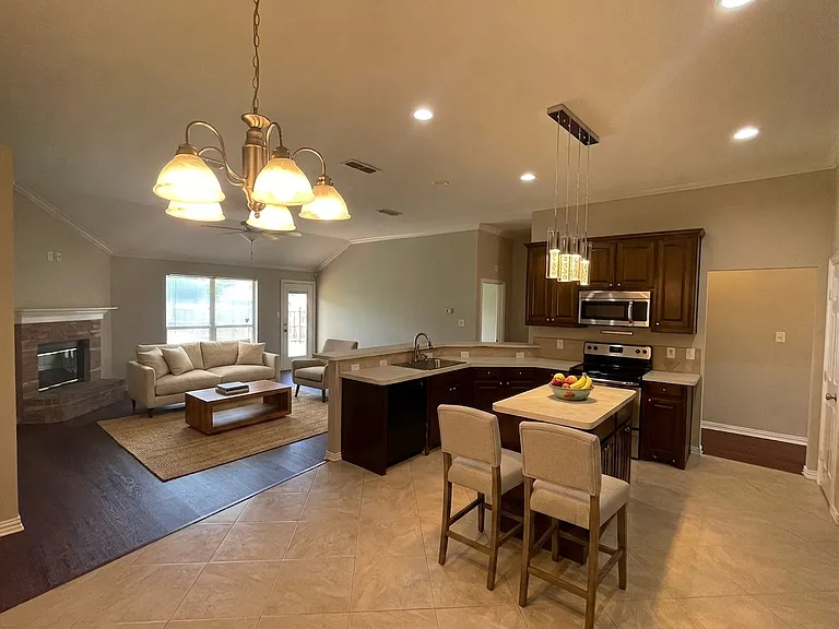 1919 Lennox Ln — Photo 16