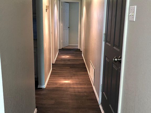 4th image of 814 Ackers Dr