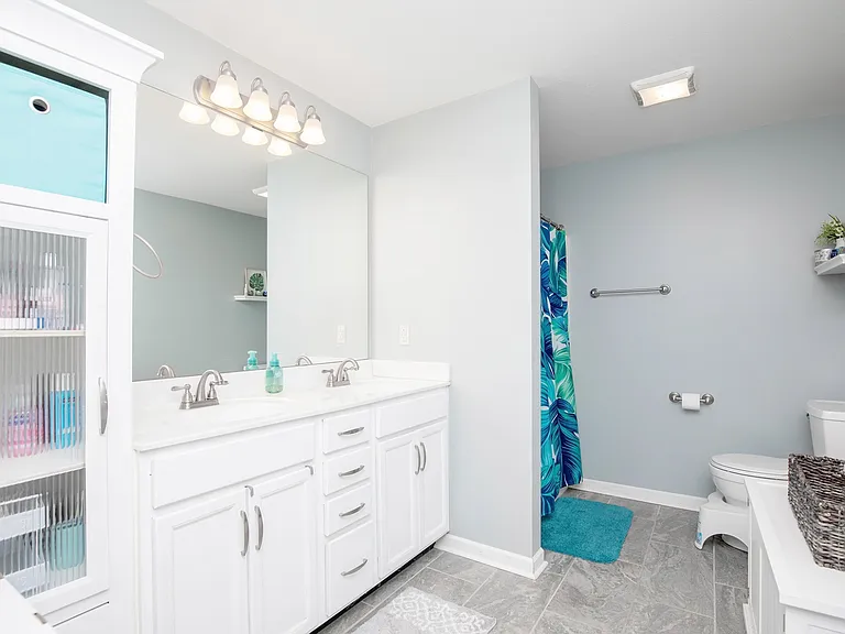 457 Reeves Dr — Photo 15