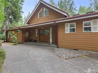 41 E Westlake Place, Allyn, WA 98524