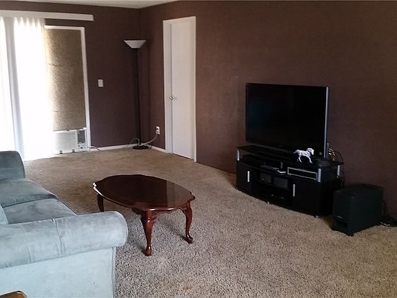 4th image of 205 162nd St E