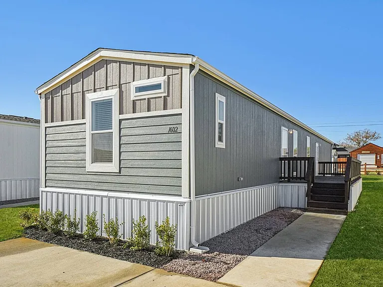 1607 American Dr — Photo 11