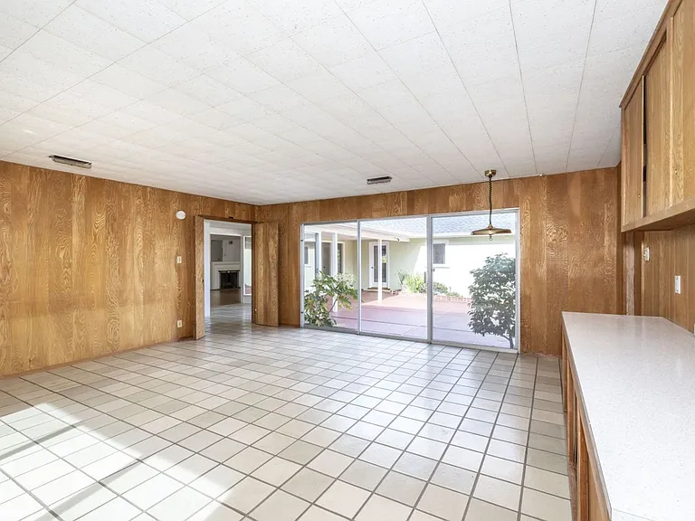 4287 Pomona Ave — Photo 6