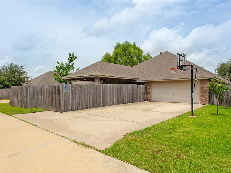 1120 Eagle Ave — Photo 29