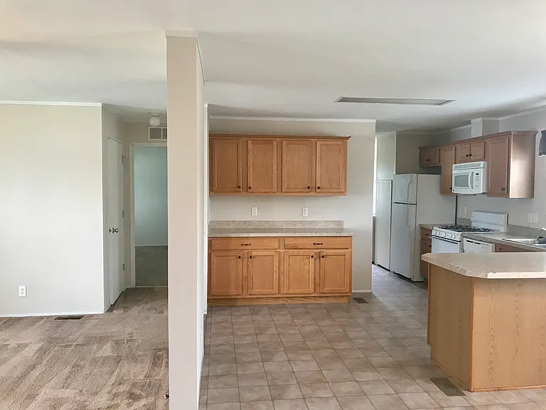 3951 Bentwood Cir W — Photo 22