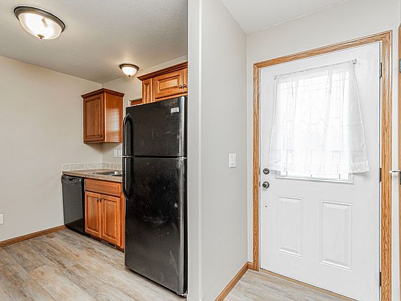 5th image of 516 Jerry Dr APT D