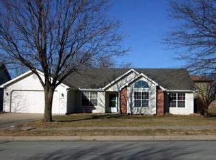 3908 Stetson Dr, Lawrence, KS 66049