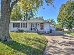 1975 N Evandale Dr, Decatur, IL 62526