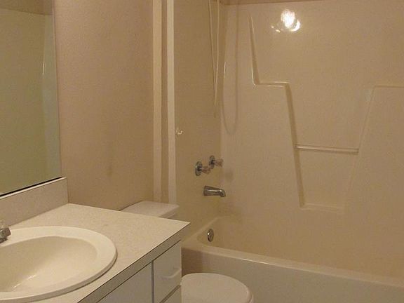 5th image of 28 Rymsen Ln