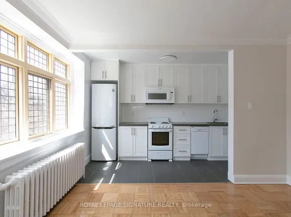 398 Avenue Rd #523, Toronto, ON M4V 2H4