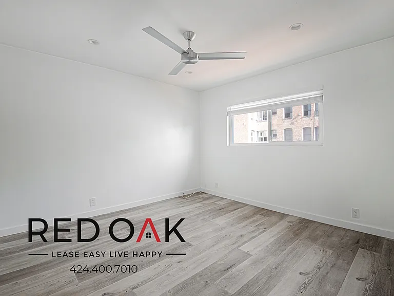 514 S Mariposa Ave #204 — Photo 12