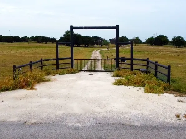 9017 Godley Rd, Godley, TX 76044