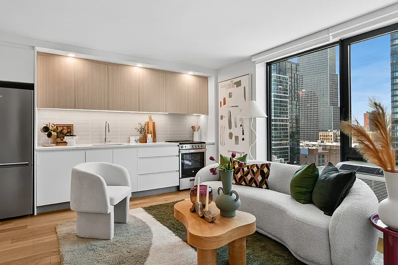 240 Willoughby St #3M