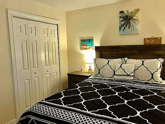 2 bed, 1020 sqft, $1,900 — Photo 4