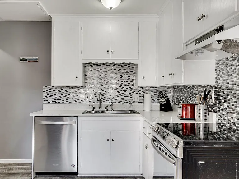 5314 Hiawatha Ln — Photo 16