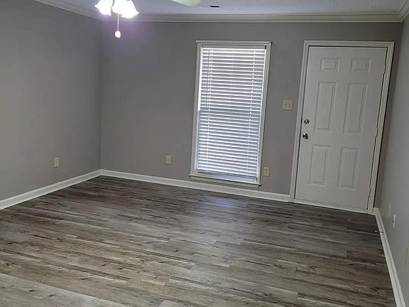 Spacious livingroom