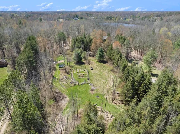 11410 Mosher Rd, Otisville, MI 48463