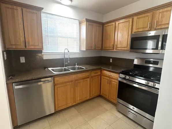 614 Acanto St #614, Los Angeles, CA 90049