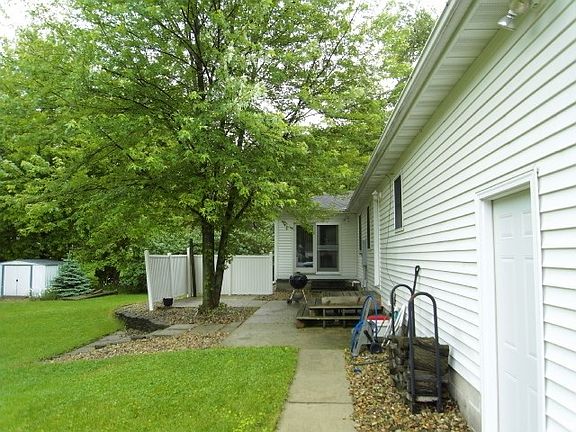 3rd image of 2332 Loma St