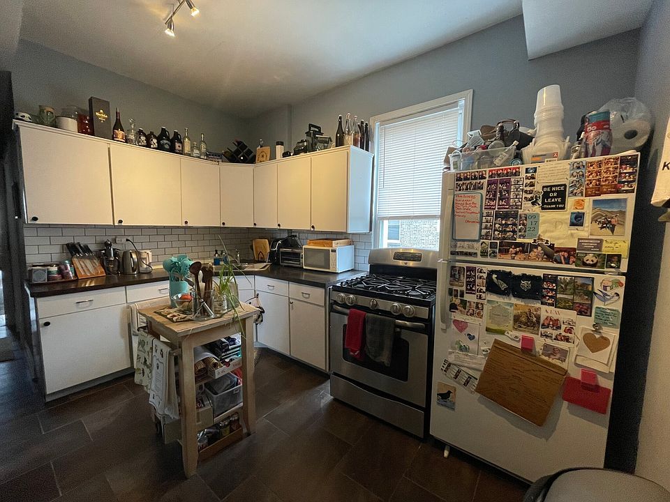 1st image of 1633 W Farragut Ave APT 2