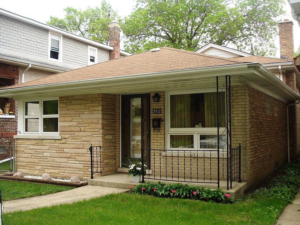 3 Bedroom Brick Bi-Level