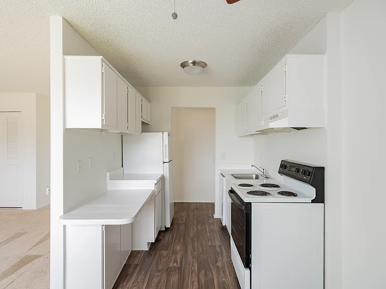 Riverside Village Apartments — Photo 48
