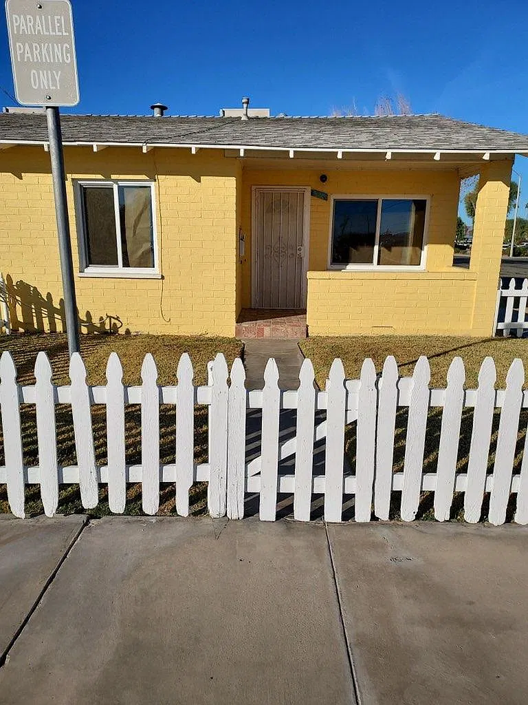2 bed, $1,400 — Photo 1