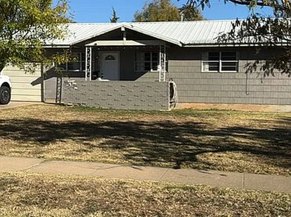 3107 S Apache St, Amarillo, TX 79103