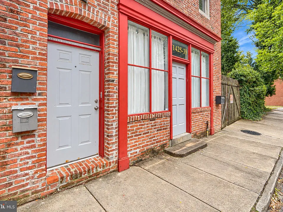 1425 E Fairmount Ave #3