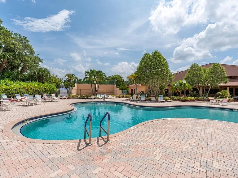 450 Egret Cir #9207 — Photo 36