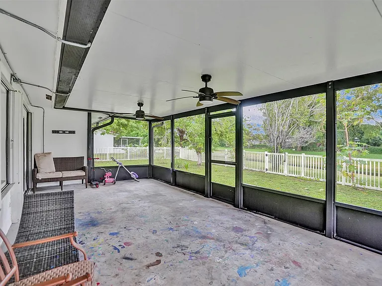 7008 NW 81st St — Photo 38