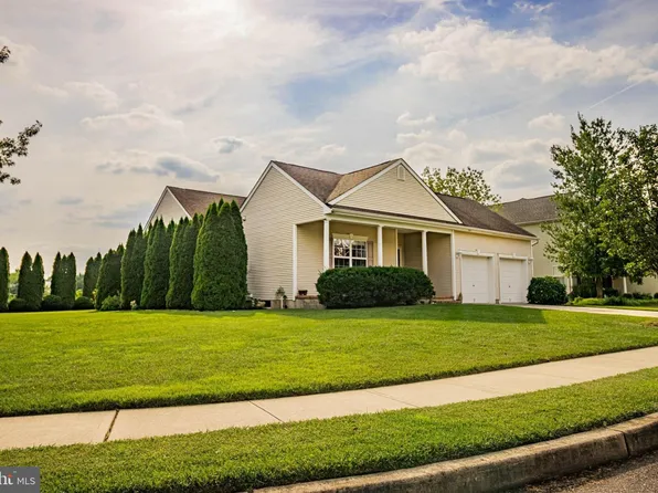 98 Centennial Dr, Hammonton, NJ 08037