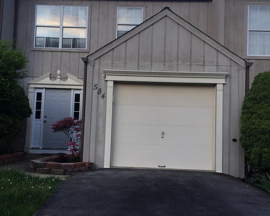1st image of 584 Brandywine Dr