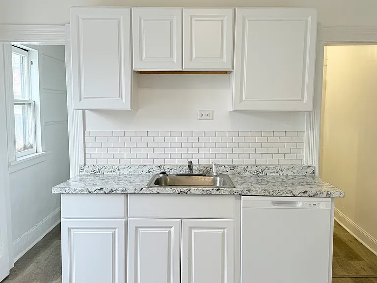 174 Brentwood Ave #1 — Photo 4