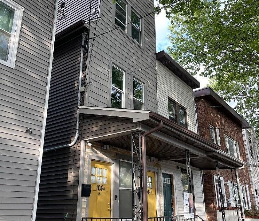 1st image of 104 A Yale Ave