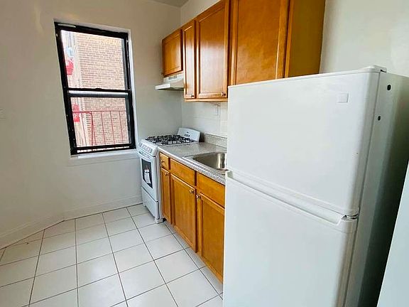 4th image of 4915 Skillman Ave #N5