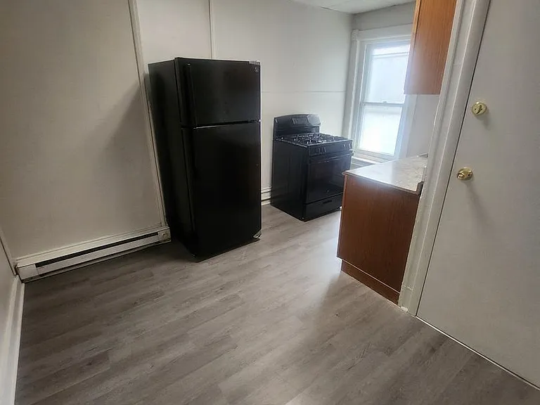 448 W Turner St — Photo 13