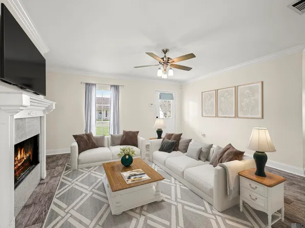 11186 Henson Dr, Greenwell Springs, LA 70739