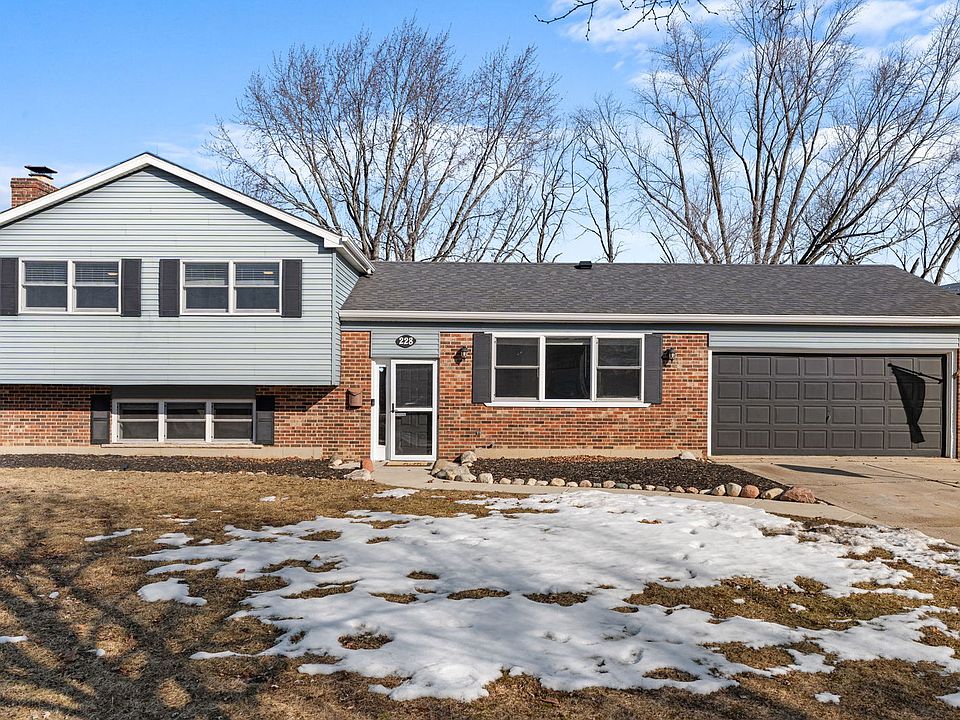 1st image of 228 Wellington Dr