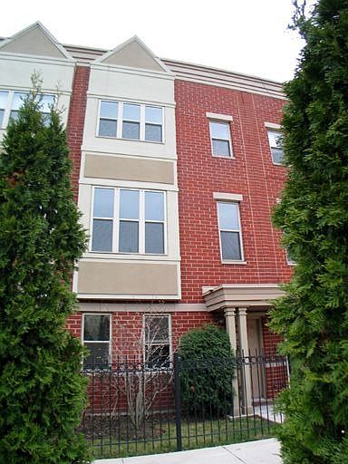 1st image of 712 W Eastman St
