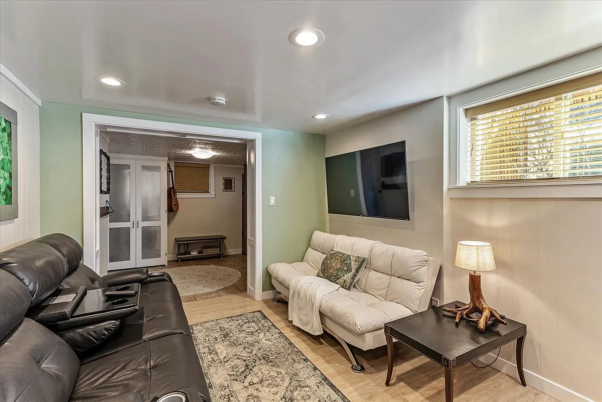 1538 South 700 East - B — Photo 4