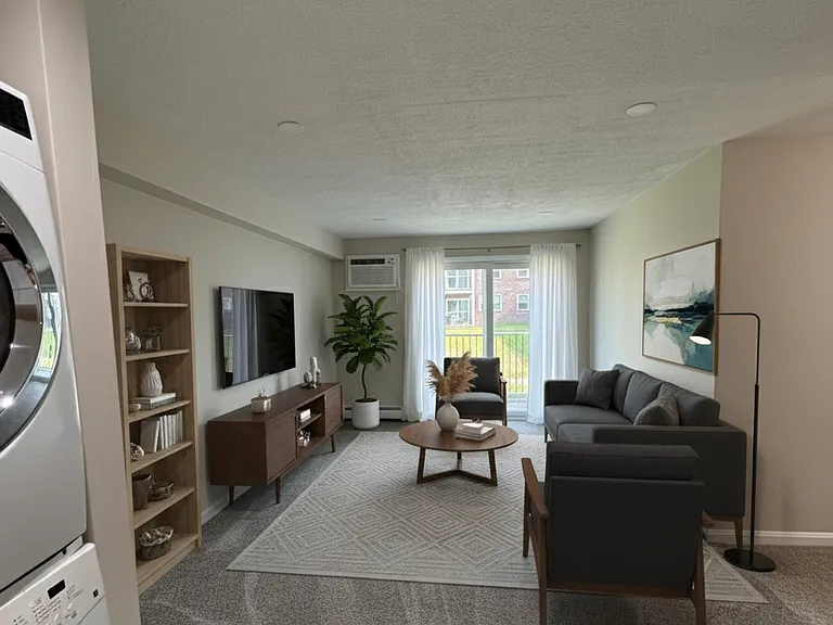 Pondsview Apartments — Photo 56