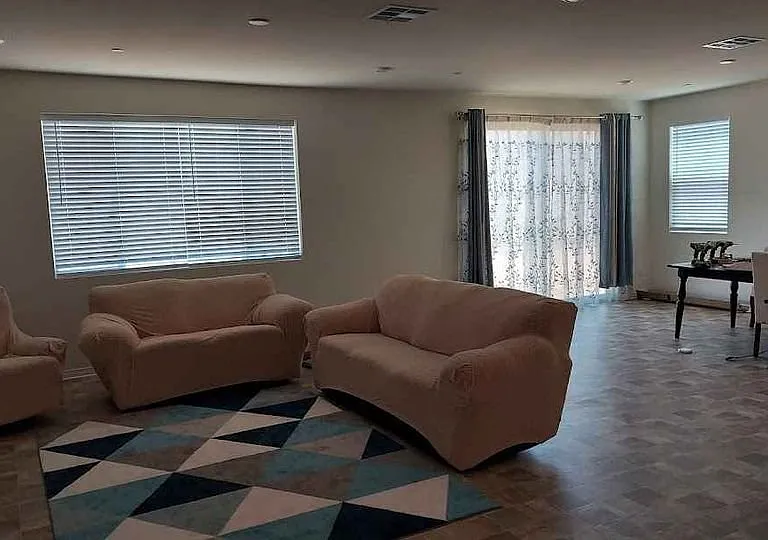 2702 Arches Ct — Photo 3