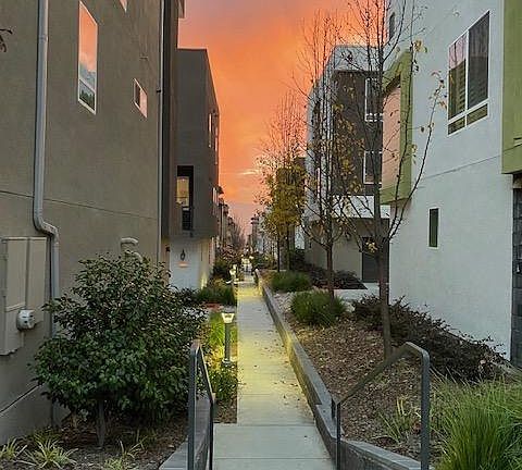 4th image of 3027 Manuel St #2