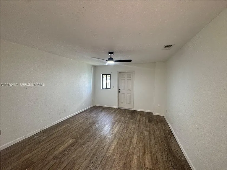 823 NE 19th Ave #13 — Photo 12