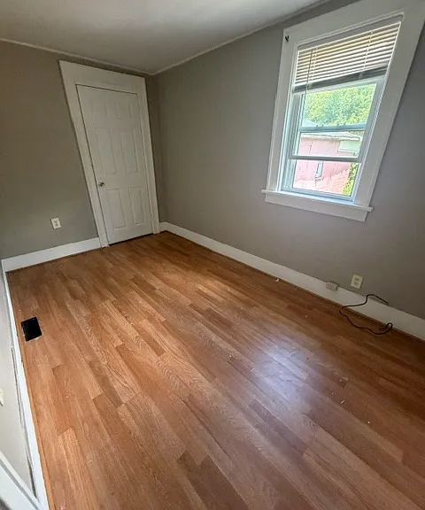 191 Vandervoort St — Photo 12