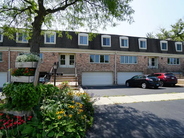 737 Elder Ln, Deerfield, IL 60015