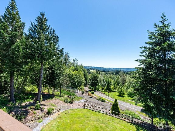 5th image of 206 Fawnhill Drive